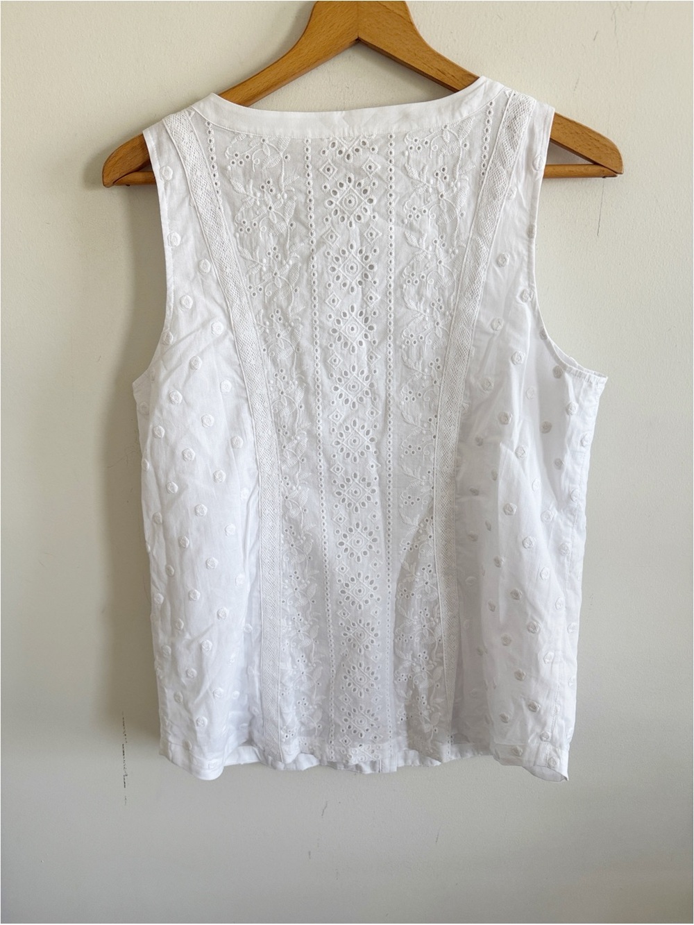 Soft surroundings Eloise white eyelet cotton button down sleeveless top sz M NWT - Picture 3 of 6